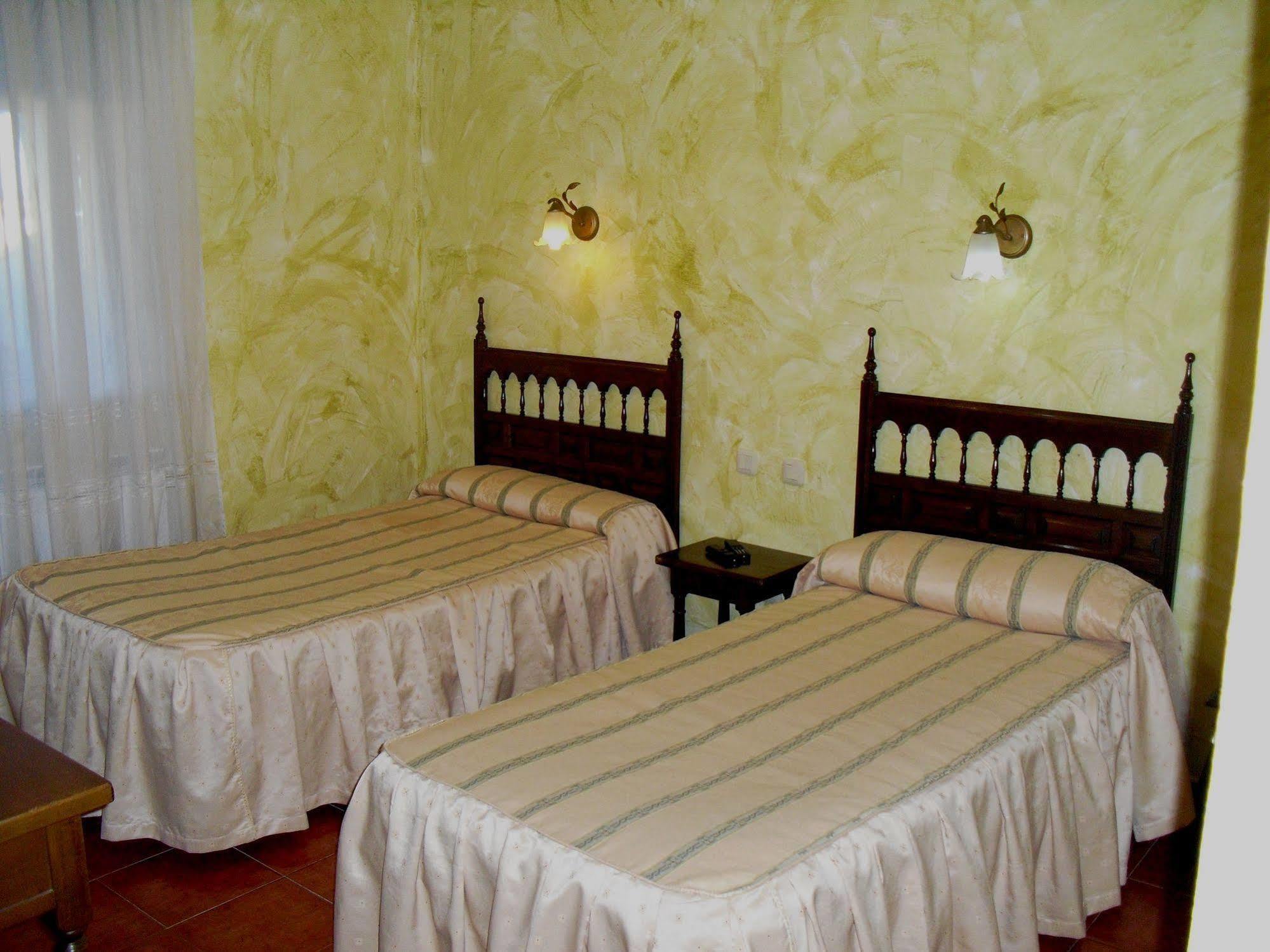 Hostal Bellas Avila Exterior photo